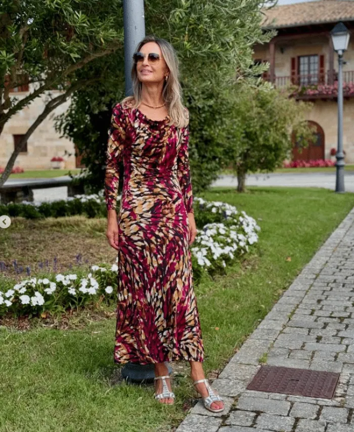 vestido_mujer_midi_con_ma_1.webp Lopezientos Vestido mujer midi con manga larga Hojas ⋆ estampado Fashion